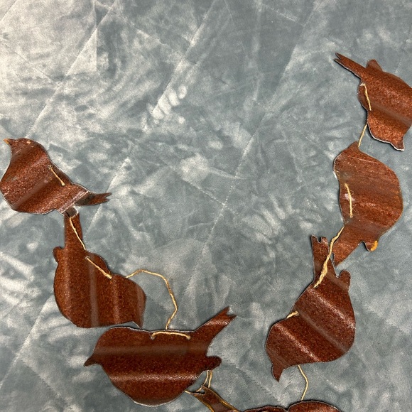 Rustic tin bird garland indoors or outdoors wall decoration shinny one side - Picture 3 of 14